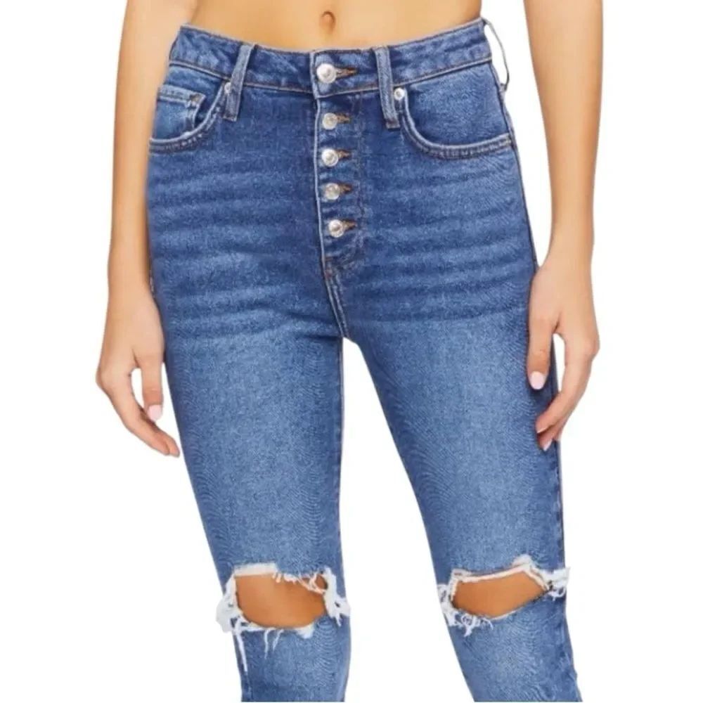 Forever 21 High-Rise distressed Skinny jeans Size 28